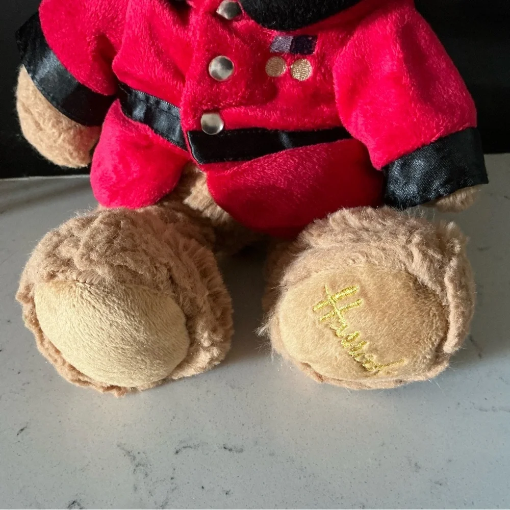 Harrods England Knightsbridge royal quart teddy bear plush stuffed animal